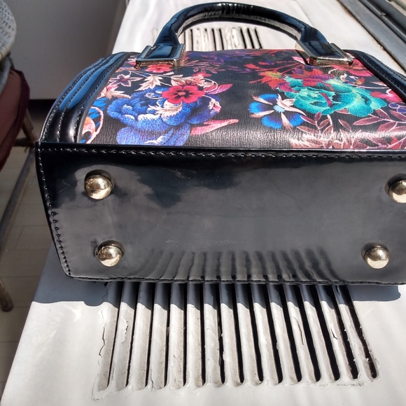 💝 Bebe handbag/ crossbody bag EUC - Picture 8 of 9